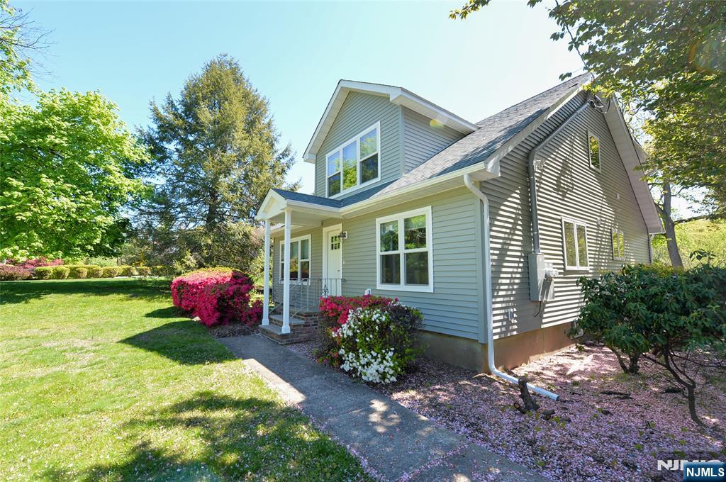 385 Goffle Road, Unit 1 Ridgewood, NJ 07450 - Photo 2 of 22