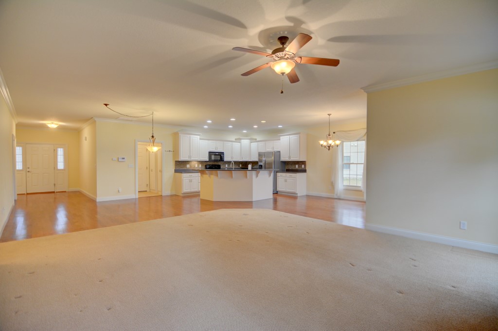 2930 Augusta Avenue Decatur, IL 62521 - Photo 8 of 28 a view of a livingroom with a kitchen