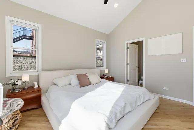 $475,000 | 2249 West Foster Avenue, Unit 3, Chicago, IL 60625