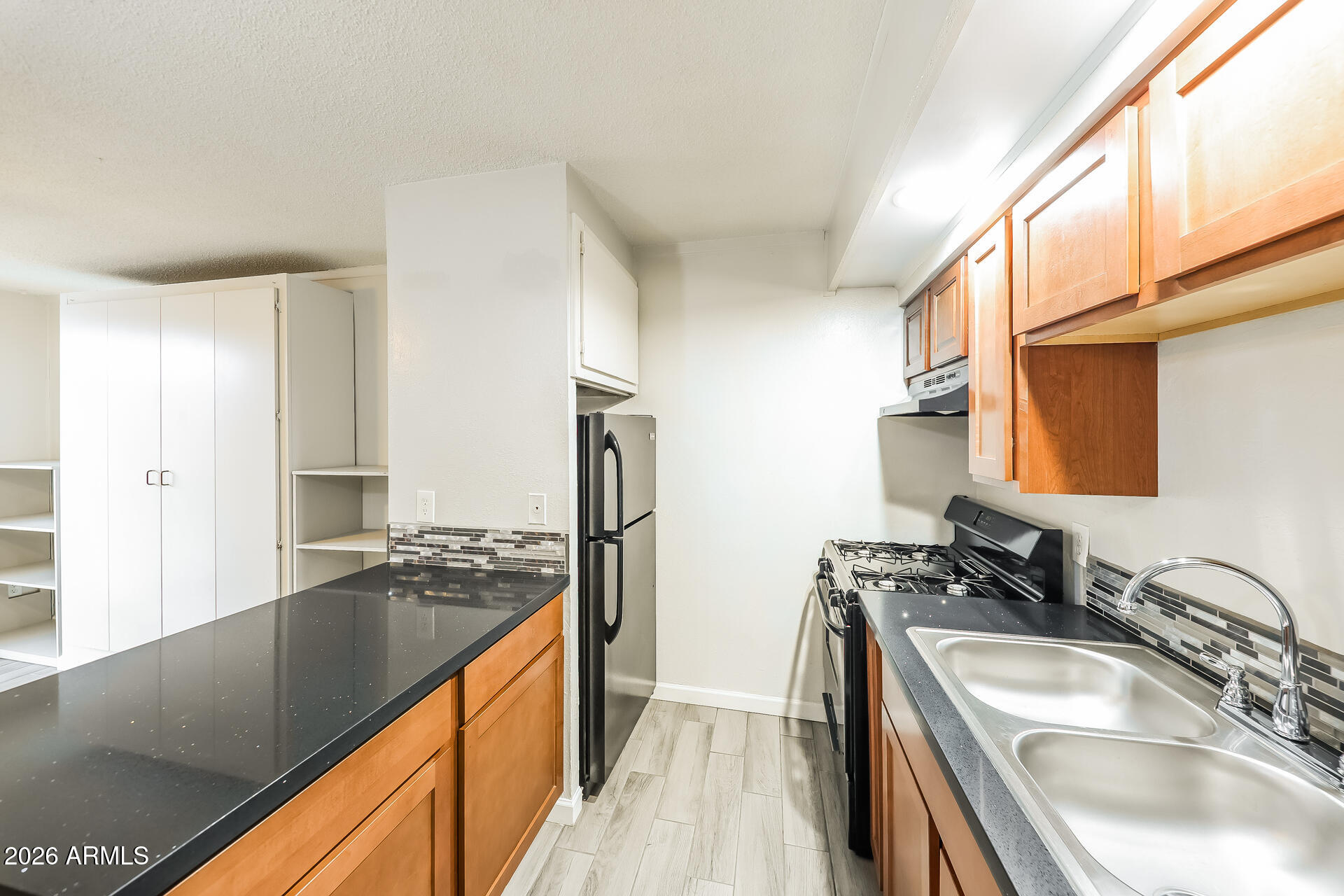 6320 North 16th Street, Unit 7 Phoenix, AZ 85016 - Photo 8 of 14 10-photo-Kitchen