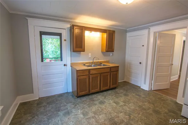 $45,000 | 631 Lakeview Drive, Hillsboro, IL 62049