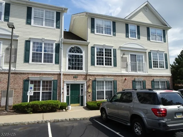 $2,000 | 112 Limerick Lane, Unit 1, Phillipsburg, NJ 08865