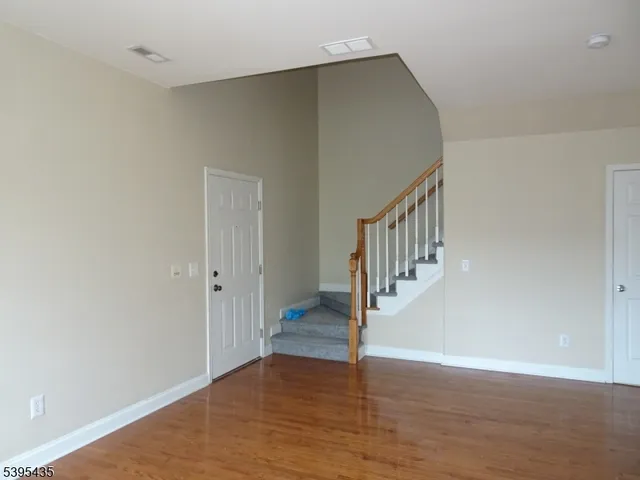 $2,000 | 112 Limerick Lane, Unit 1, Phillipsburg, NJ 08865