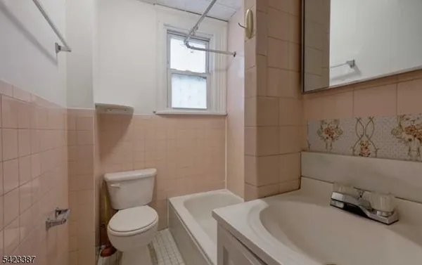 $1,700 | 58 Westervelt Avenue, Hawthorne, NJ 07506