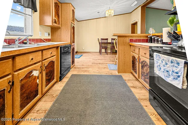 a view of washer and dryer with a utility room