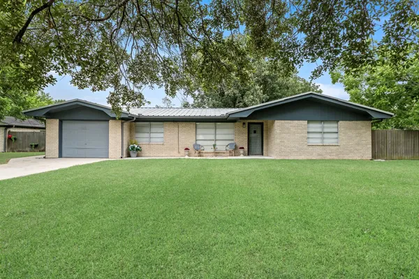 $260,000 | 15366 Jackie Avenue, Hamshire, TX 77622