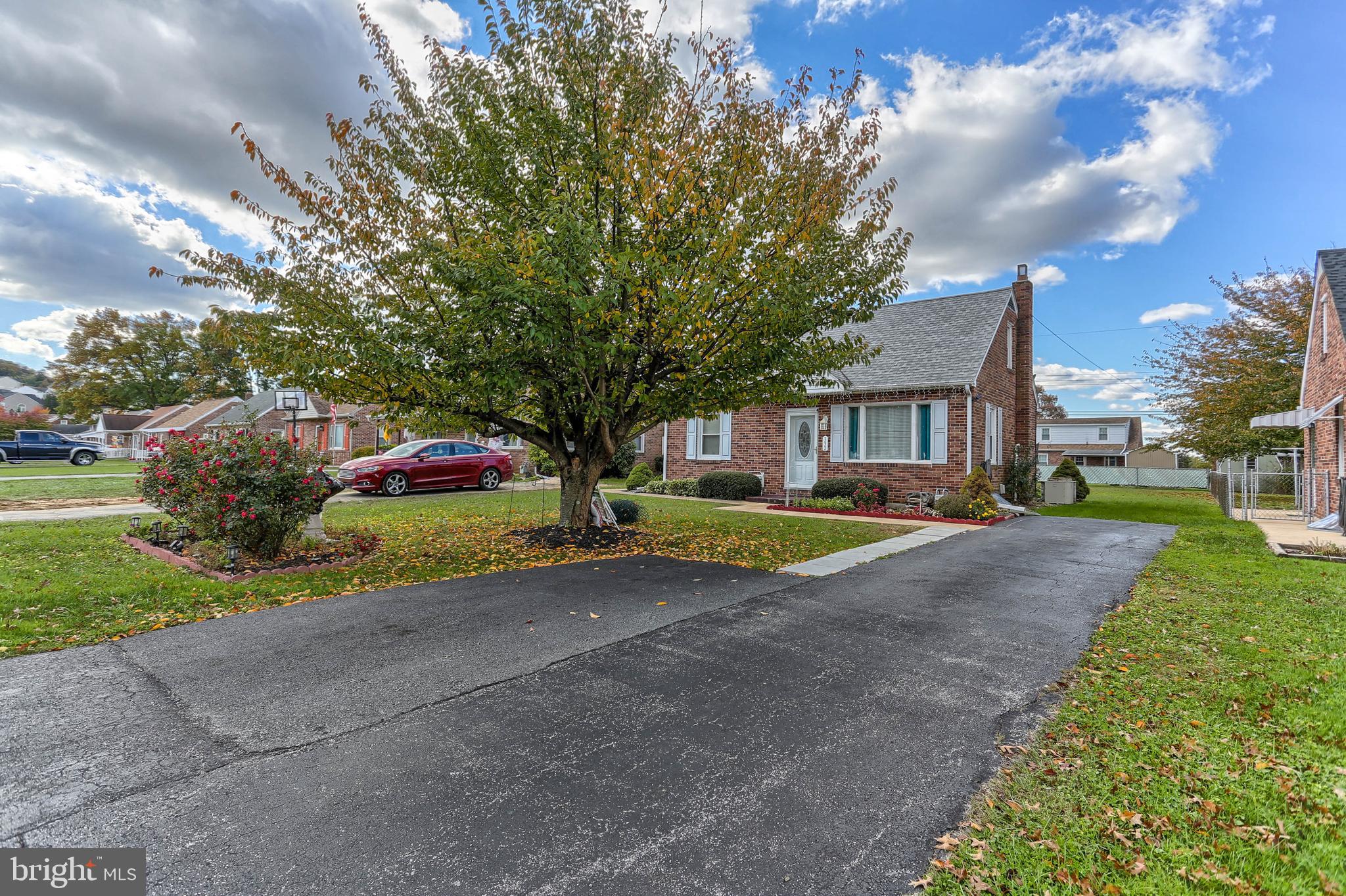 332 Edgewood Road York, PA 17402 - Photo 2 of 26 Gallery Image 2