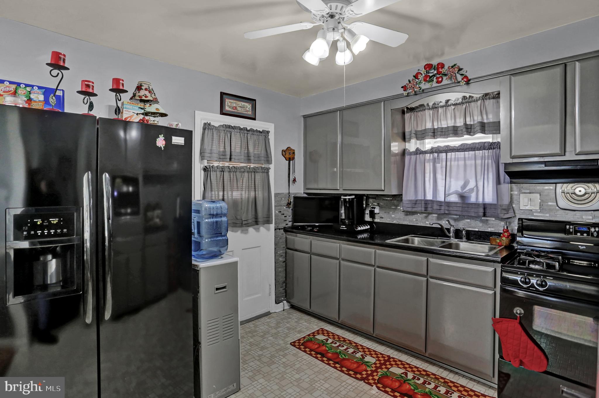 332 Edgewood Road York, PA 17402 - Photo 15 of 26 Gallery Image 15