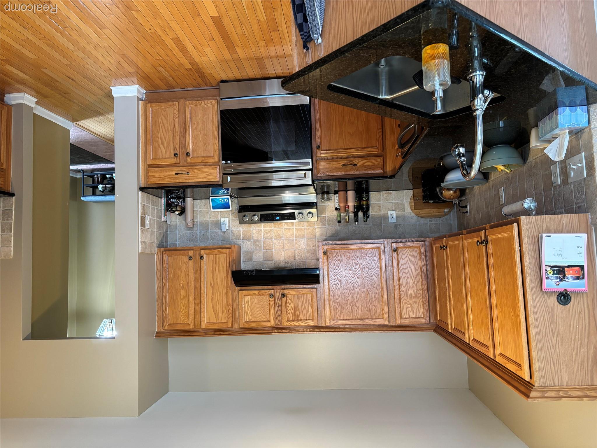 2108 Lagoon Drive Rochester, MI 48309 - Photo 6 of 20 Lagoon 2018_05.jpg