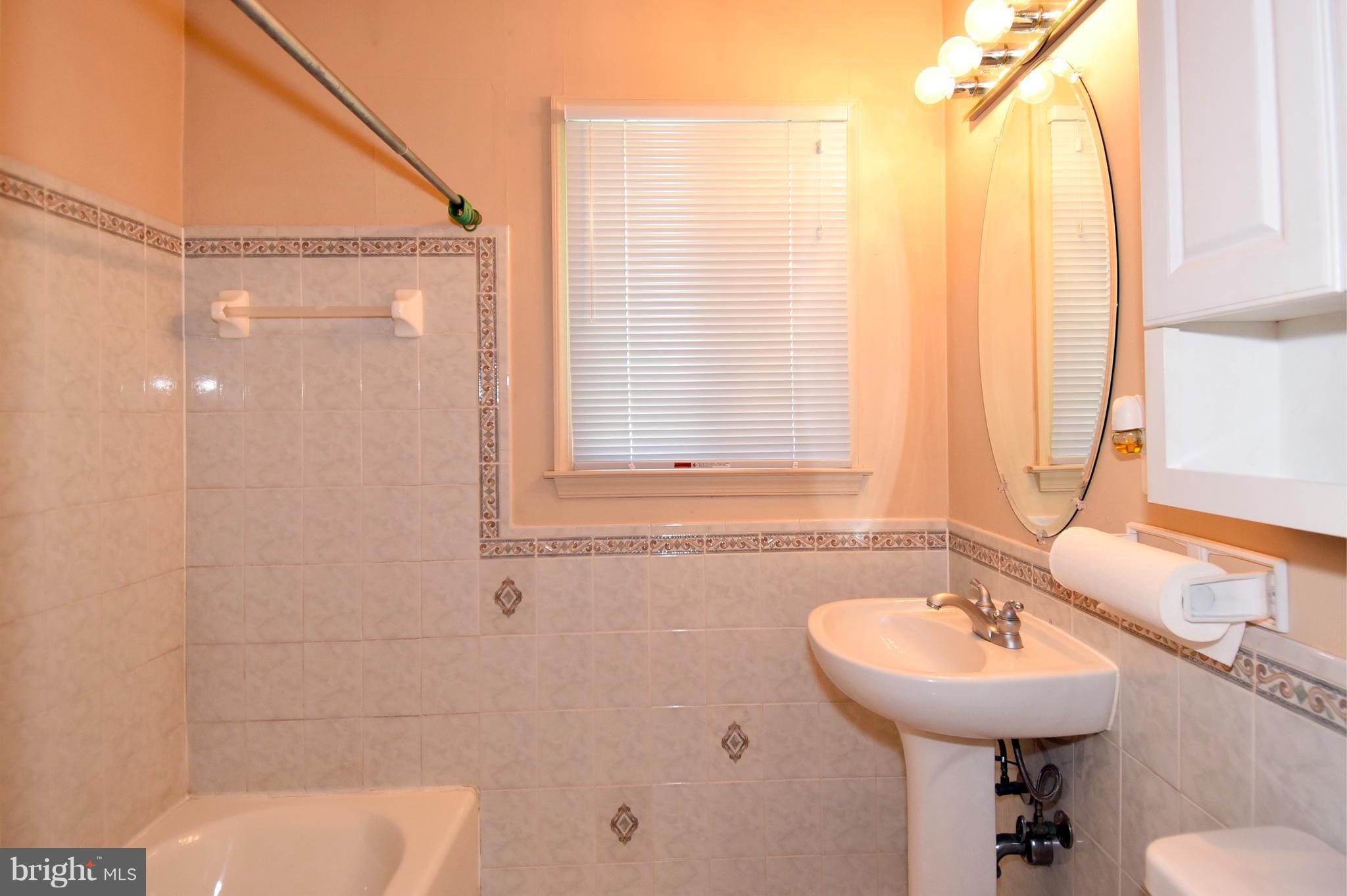 6107 Manor Road Clinton, MD 20735 - Photo 18 of 24 Bath