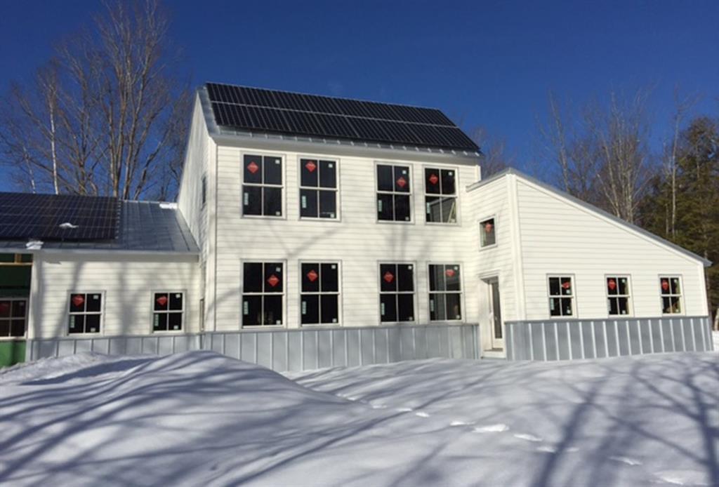 8 Peter Robin Way Freeport, ME 04032 - Photo 4 of 12 Photo