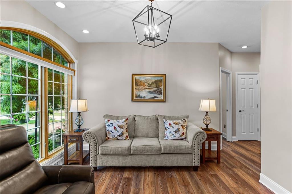 472 Spruce Lane Houston, PA 15342 - Photo 5 of 50