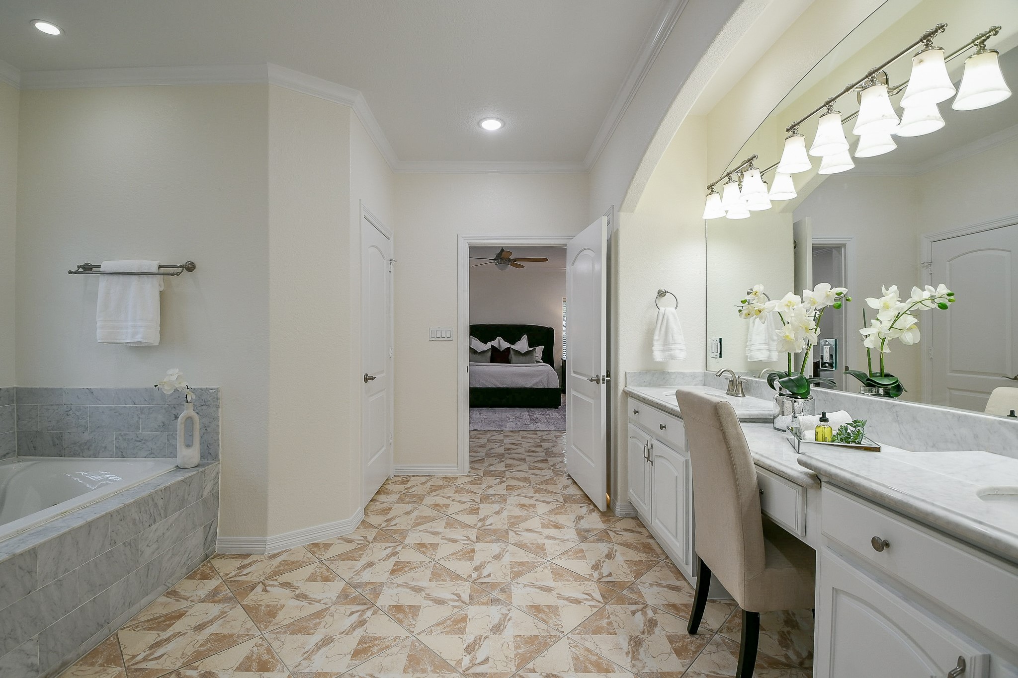 404 Moss Street Houston, TX 77009 - Photo 14 of 40 a spacious bathroom with a sink and a bathtub