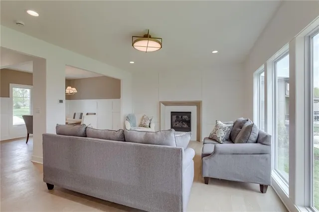 $600,000 | 1849 Arbor Trail, Liberty, MO 64068