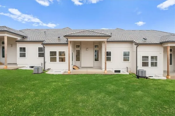 $499,000 | 720 Northeast Lone Hill Drive, Unit B, Lee's Summit, MO 64064