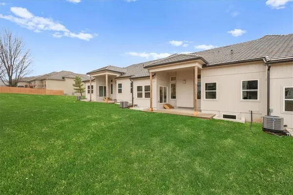 $499,000 | 720 Northeast Lone Hill Drive, Unit B, Lee's Summit, MO 64064