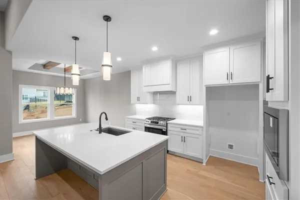 $499,000 | 720 Northeast Lone Hill Drive, Unit B, Lee's Summit, MO 64064
