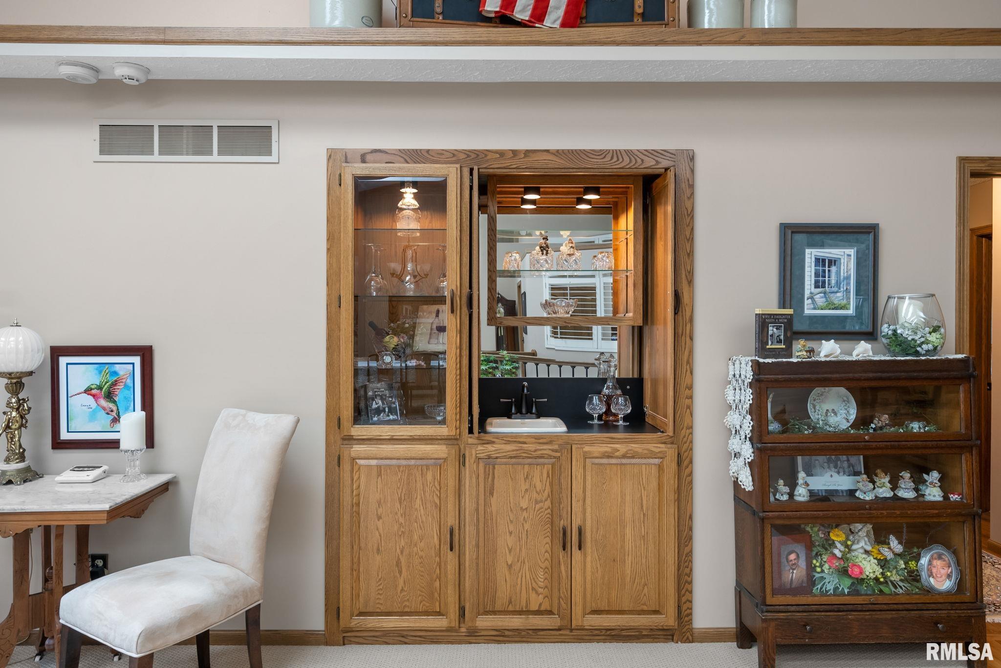 3351 East Ridge Drive Bettendorf, IA 52722 - Photo 11 of 44