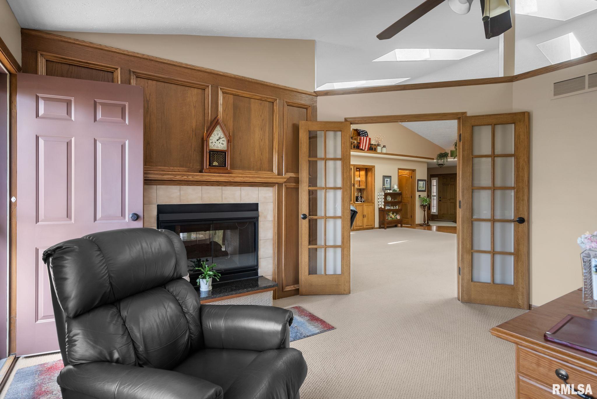 3351 East Ridge Drive Bettendorf, IA 52722 - Photo 15 of 44