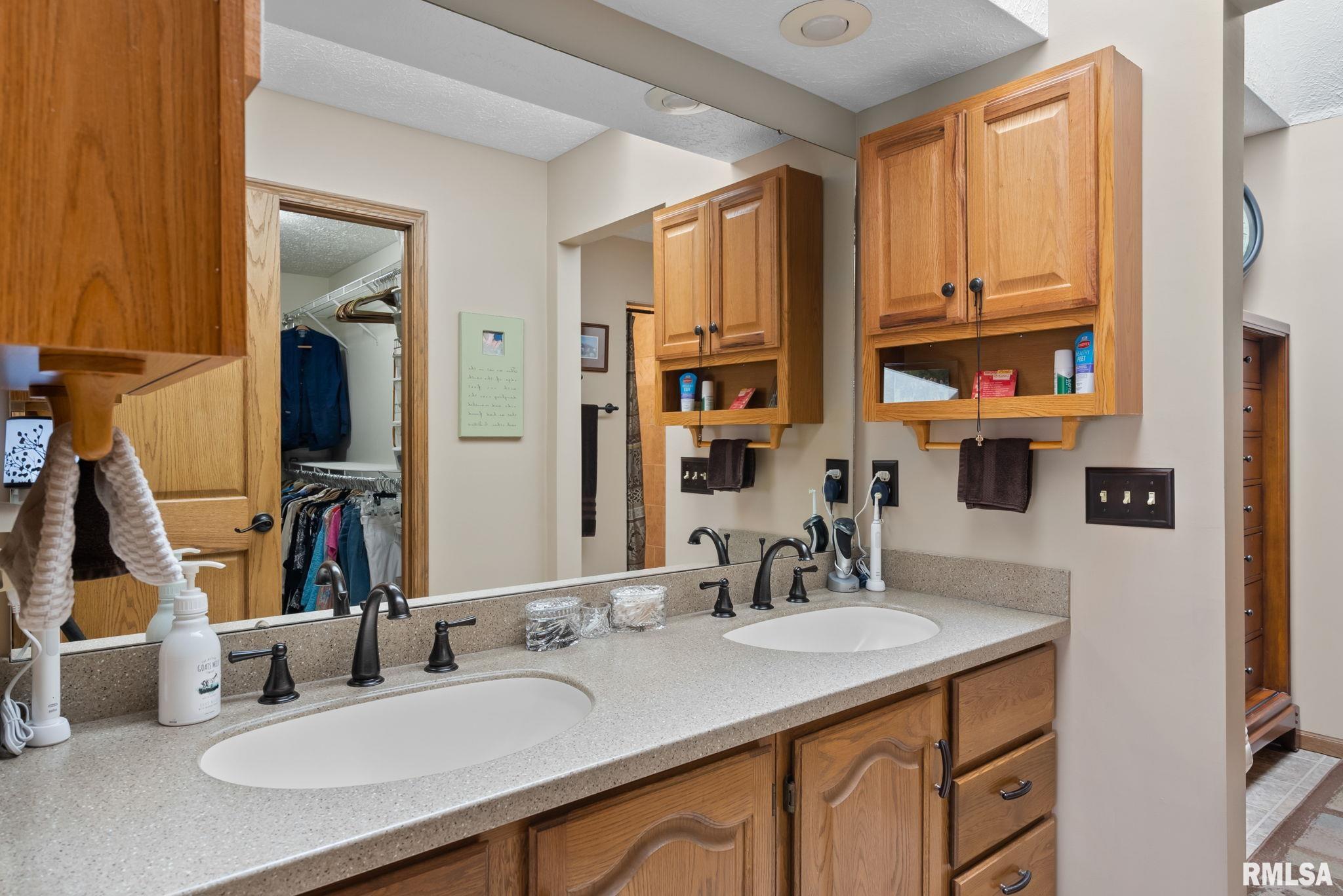 3351 East Ridge Drive Bettendorf, IA 52722 - Photo 18 of 44