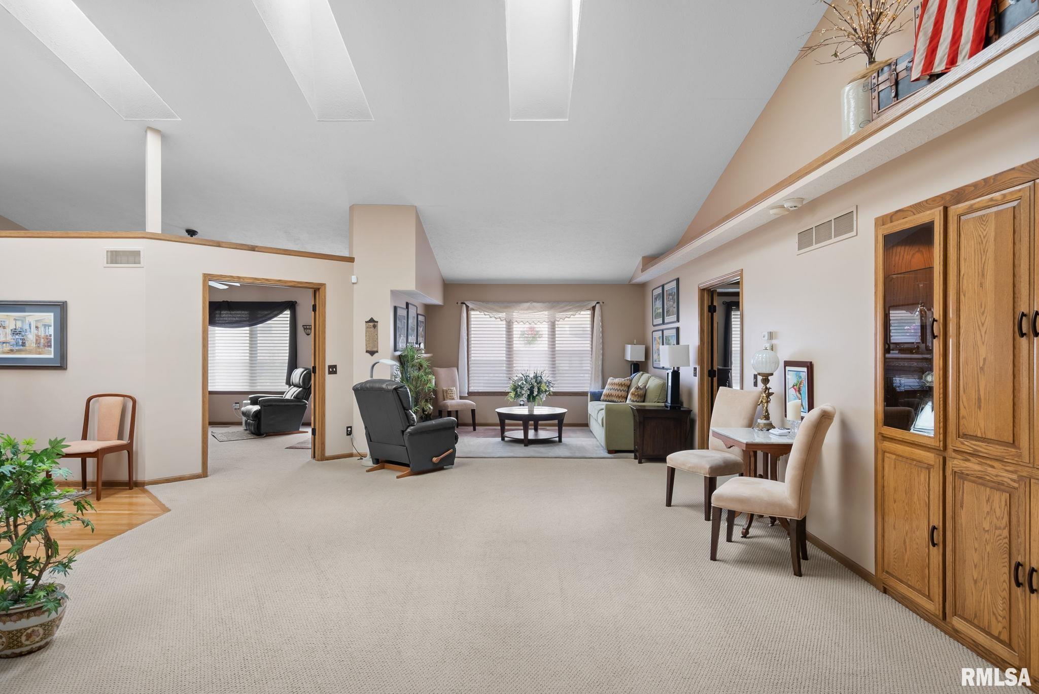 3351 East Ridge Drive Bettendorf, IA 52722 - Photo 2 of 44