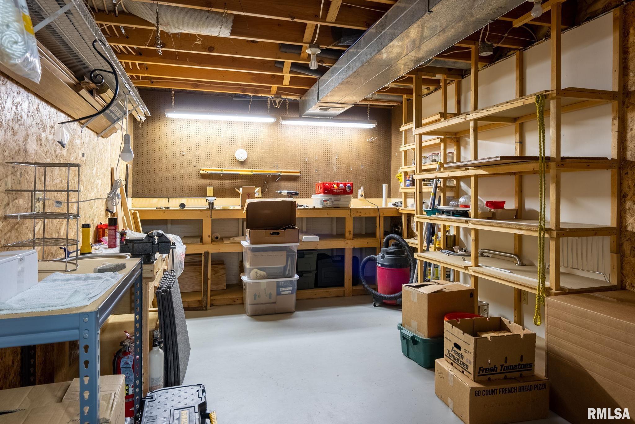 3351 East Ridge Drive Bettendorf, IA 52722 - Photo 36 of 44