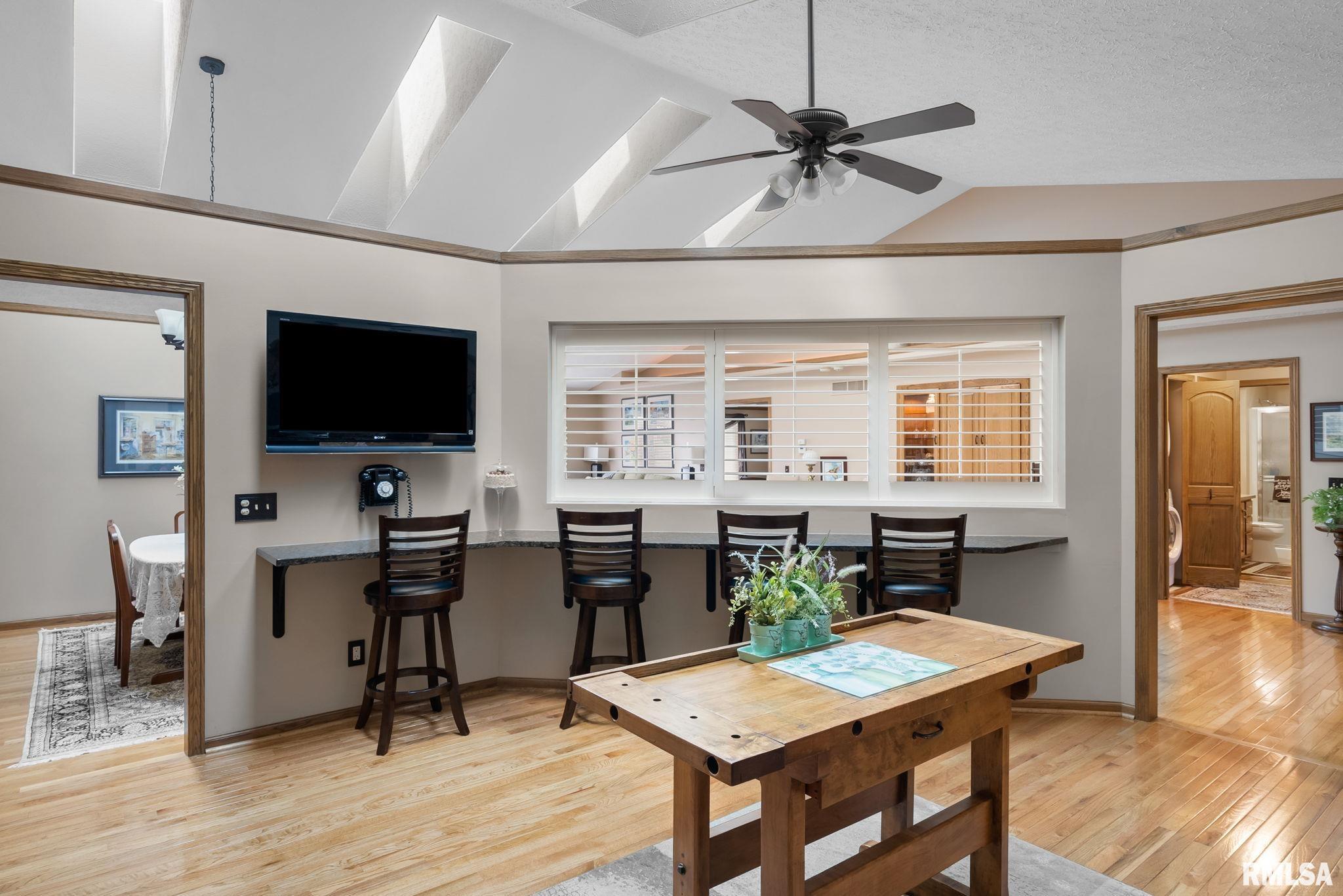 3351 East Ridge Drive Bettendorf, IA 52722 - Photo 7 of 44