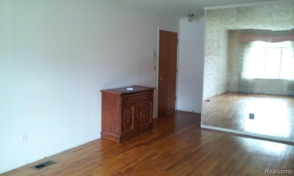 29342 Hoover Road Warren, MI 48093 - Photo 15 of 30 2014-10-07 12.25