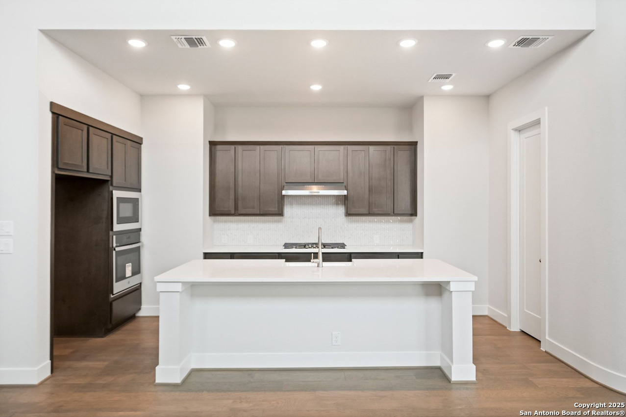 5134 Ellis Schertz, TX 78108 - Photo 3 of 26