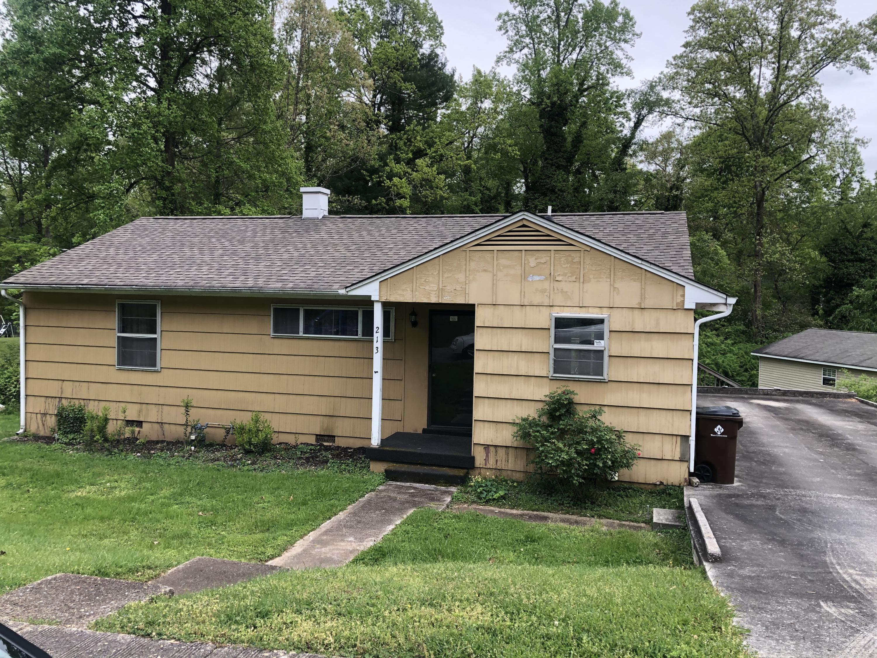 213 Alhambra Road Oak Ridge, TN 37830 - Photo 2 of 15 IMG-4308