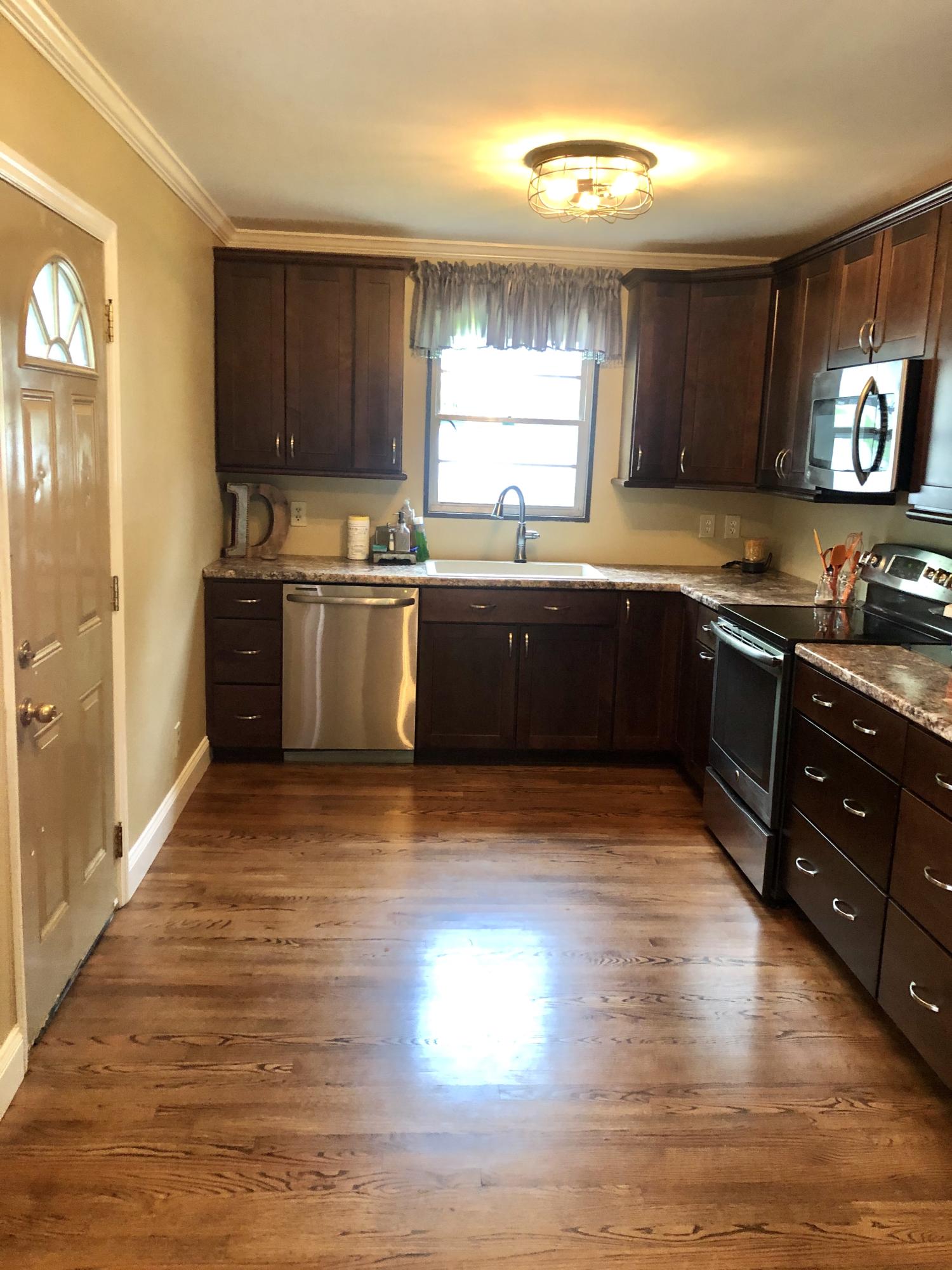 213 Alhambra Road Oak Ridge, TN 37830 - Photo 3 of 15 IMG-4311