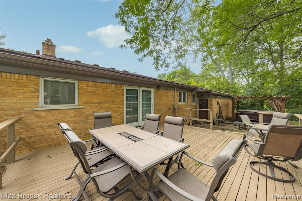 32560 Hearthstone Road Farmington, MI 48334 - Photo 22 of 31