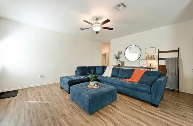 $1,900 | 3329 Colorado High Avenue, Austin, TX 78744