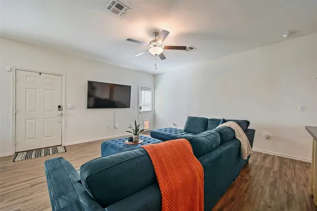 $1,900 | 3329 Colorado High Avenue, Austin, TX 78744