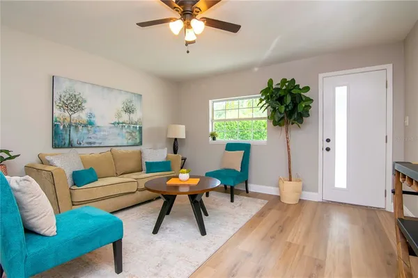 $3,000 | 3708 West Tyson Avenue, Tampa, FL 33611