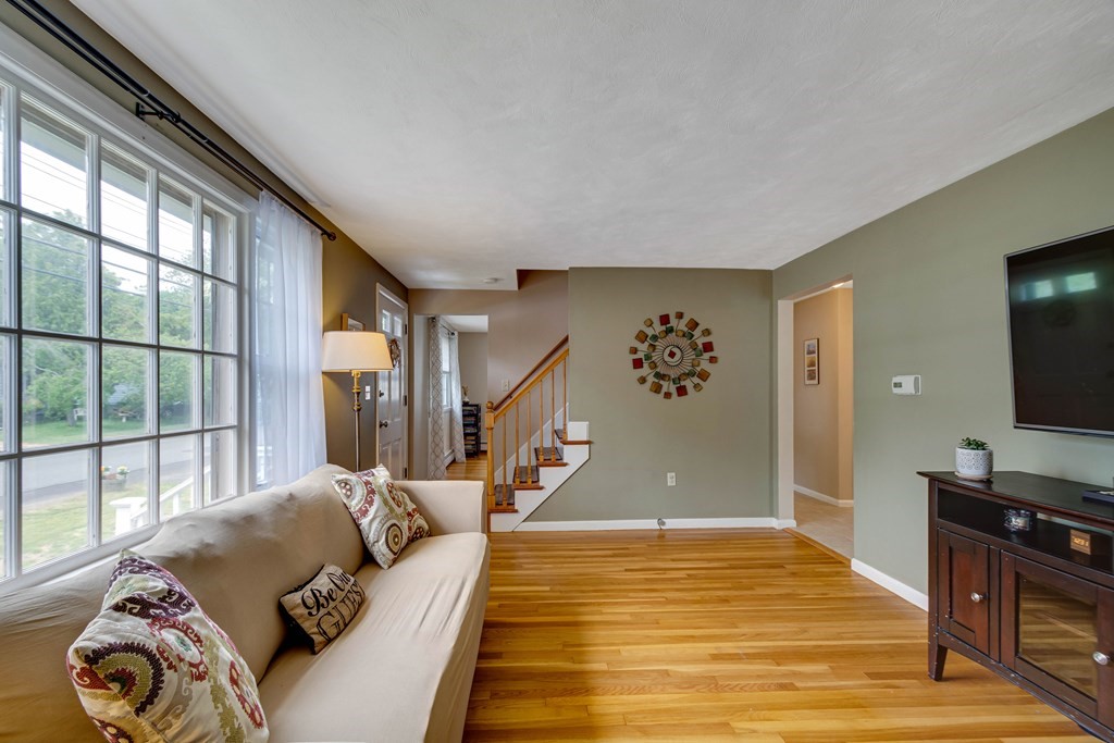516 Douglas Road Lowell, MA 01852 - Photo 3 of 26 Gallery Image 3