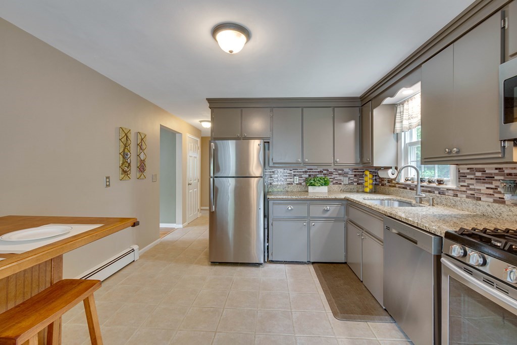 516 Douglas Road Lowell, MA 01852 - Photo 7 of 26 Gallery Image 7