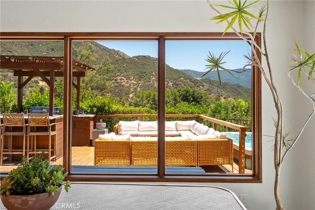 24537 Dry Canyon Cold Creek Road Calabasas, CA 91302 - Photo 3 of 27