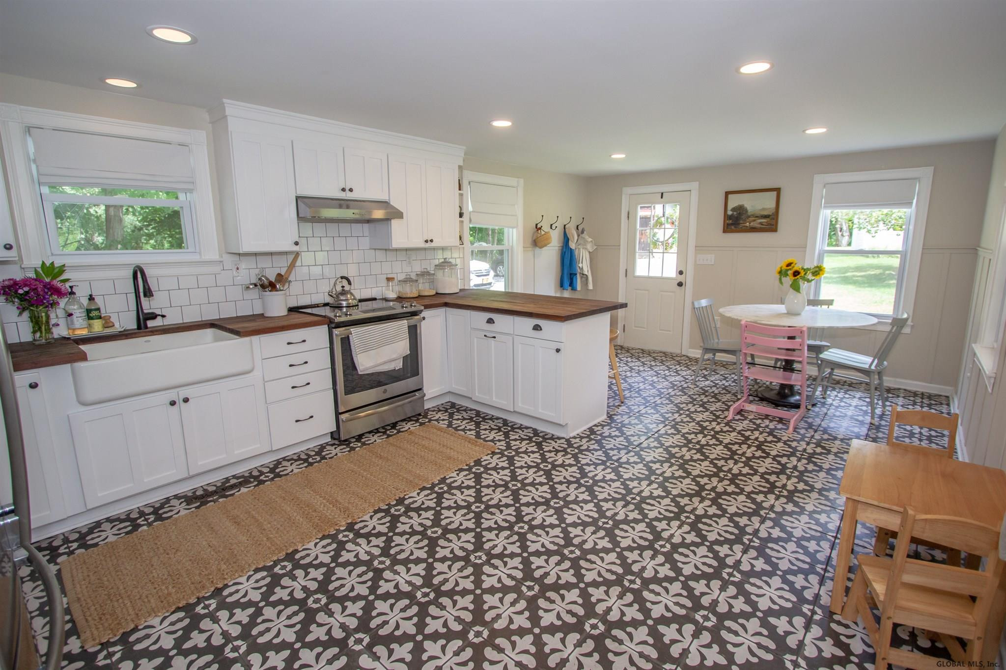 21 Meehan Road Mechanicville, NY 12118 - Photo 19 of 44 Photo 20