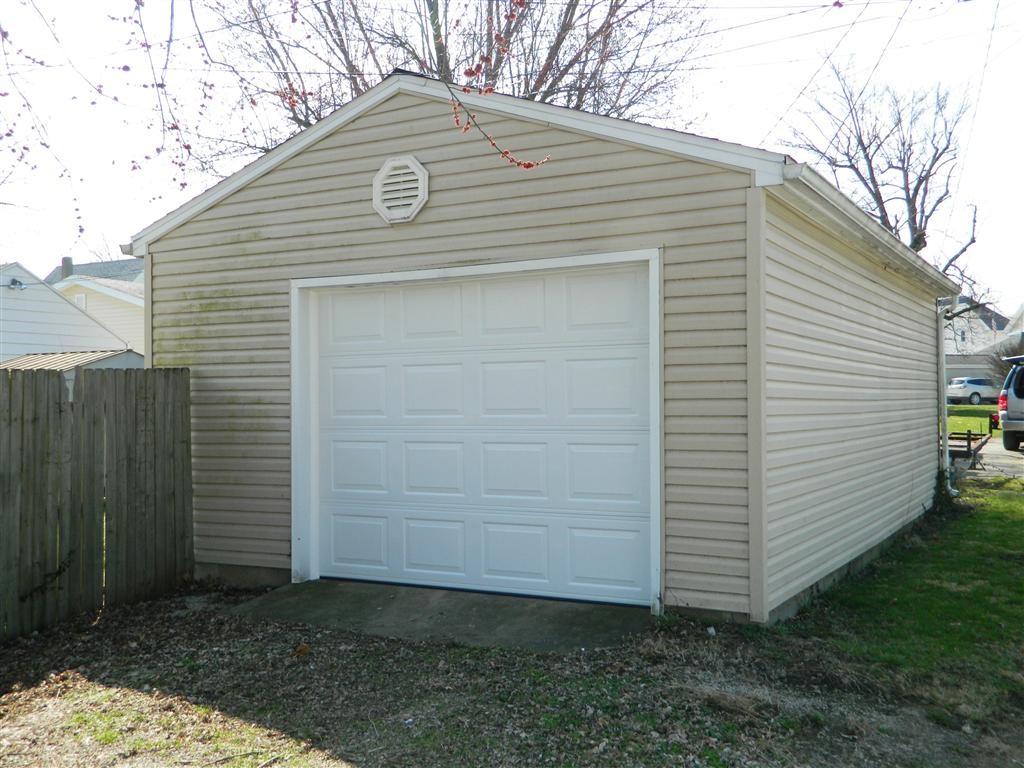 329 Riverside Drive Huntington, IN 46750 - Photo 5 of 34 Gallery Image 5