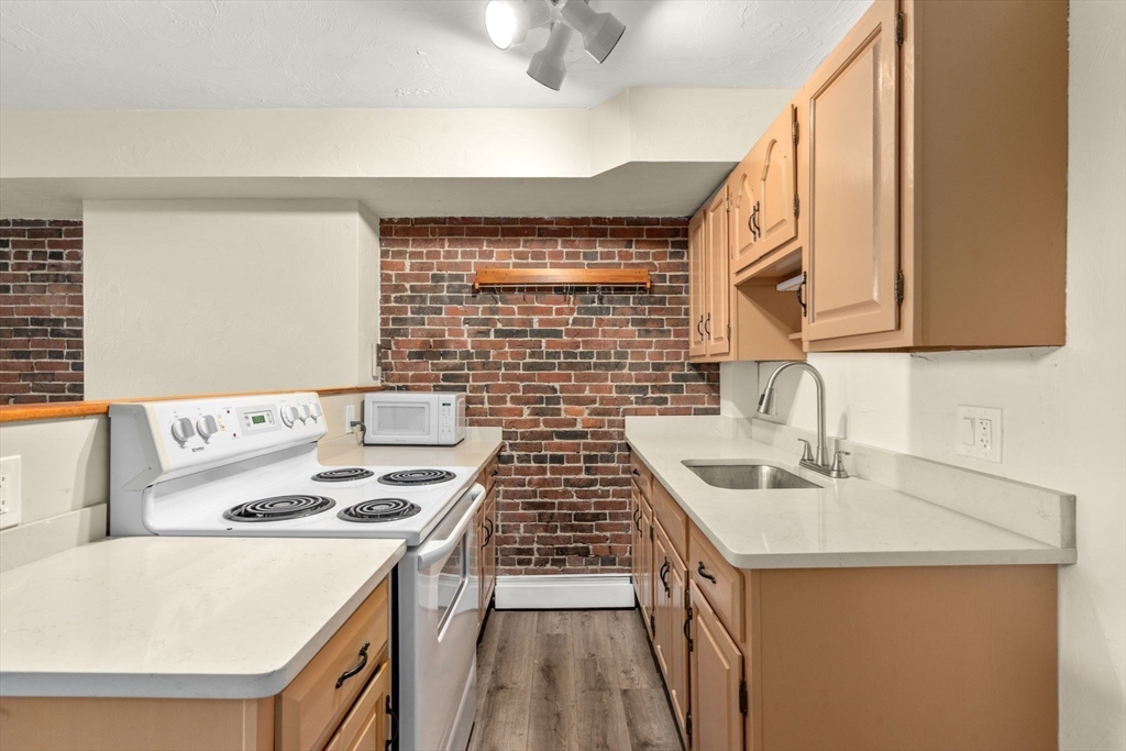 166 F Street, Unit 1 Boston, MA 02127 - Photo 10 of 20 Gallery Image 10