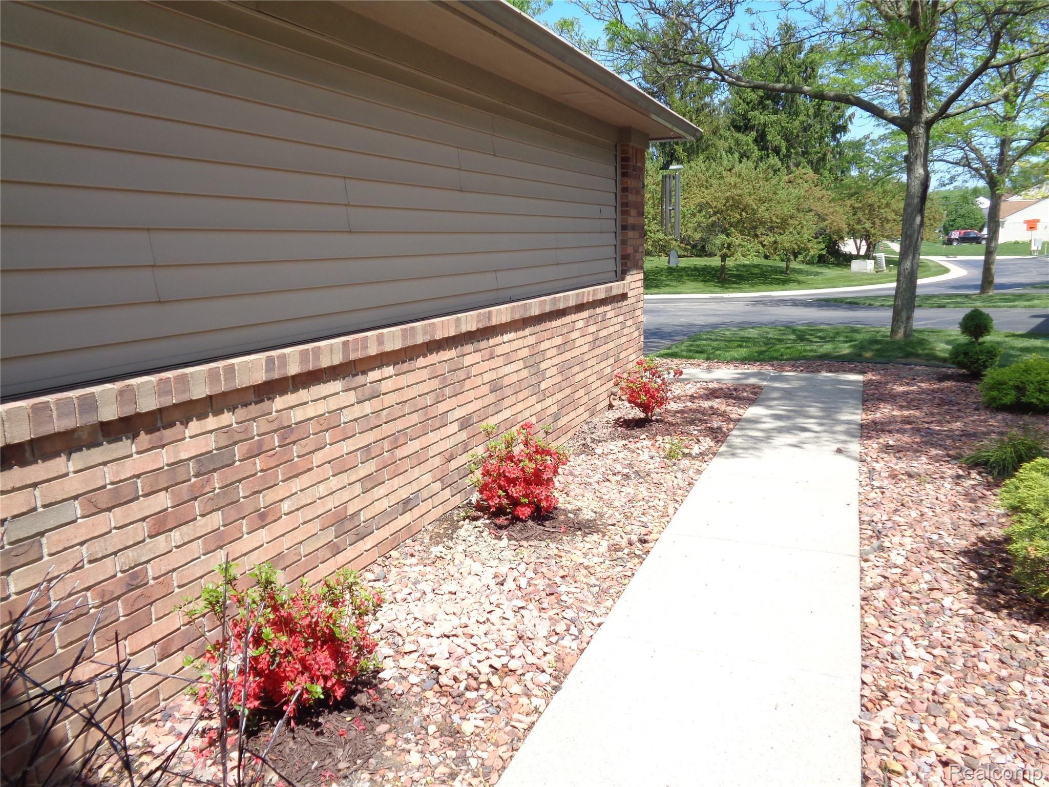 3368 Rivers Edge Drive Wayne, MI 48184 - Photo 60 of 64 DSC02681.JPG