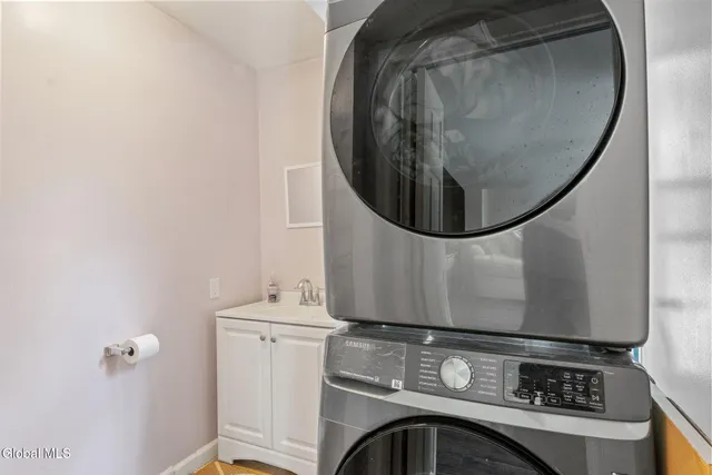 $194,900 | 115 Breslin Avenue, Cohoes, NY 12047