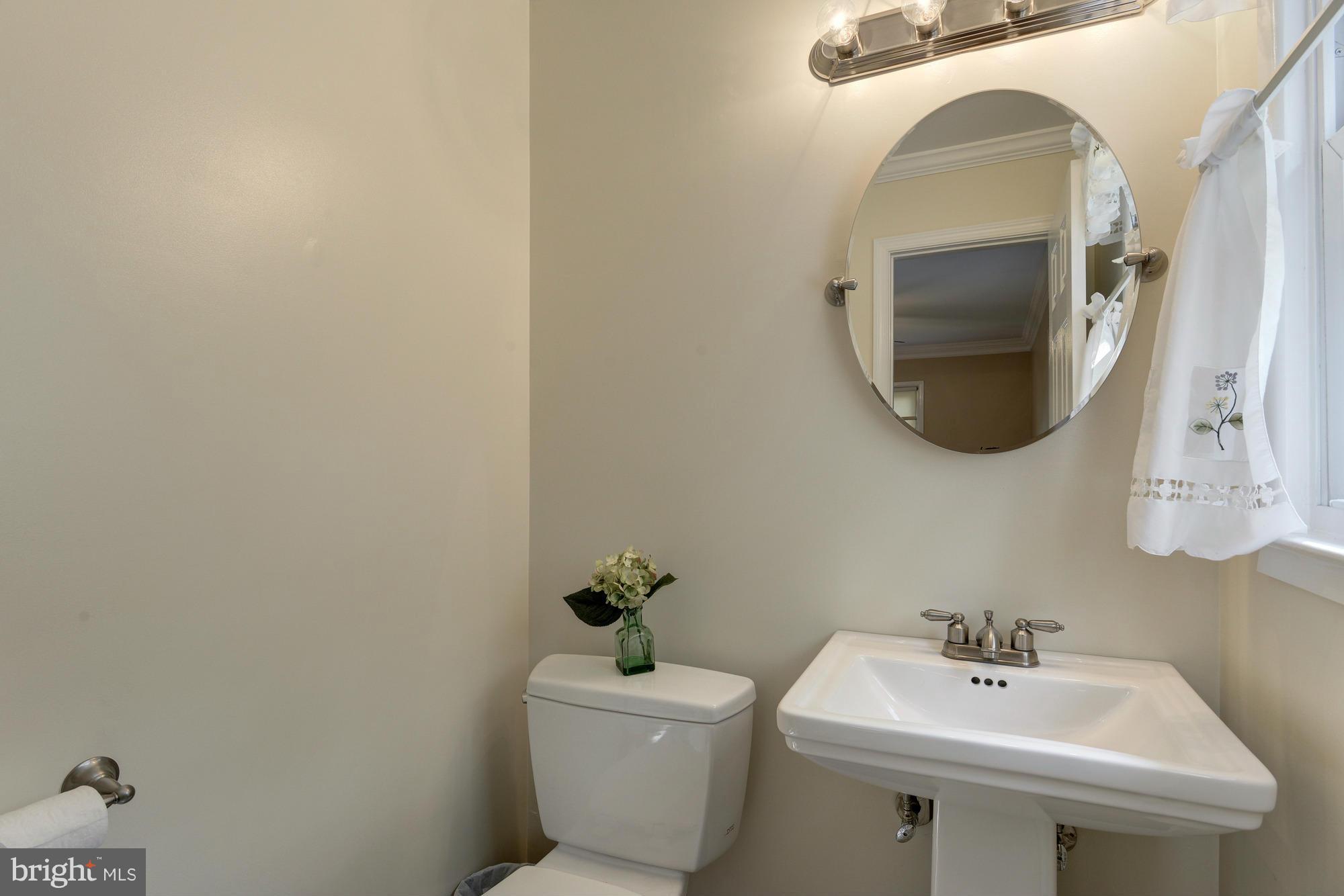 13605 Kingsman Road Woodbridge, VA 22193 - Photo 21 of 30 Bath