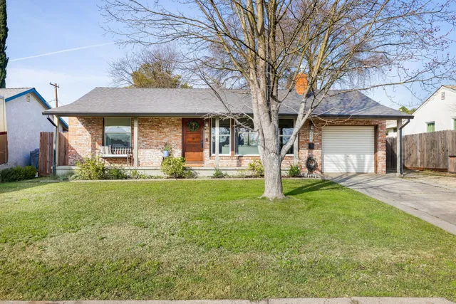 a front view of house with yard