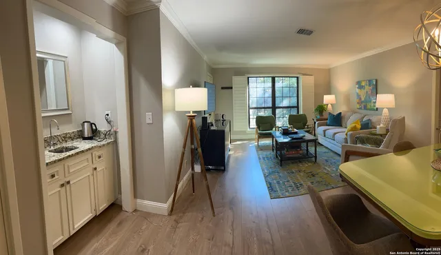 $1,795 | 7926 Broadway, Unit 106A, San Antonio, TX 78209