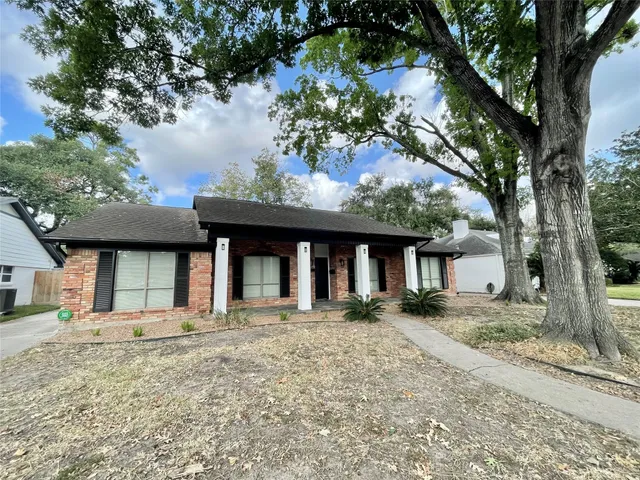 $3,000 | 6210 Queensloch Drive, Houston, TX 77096