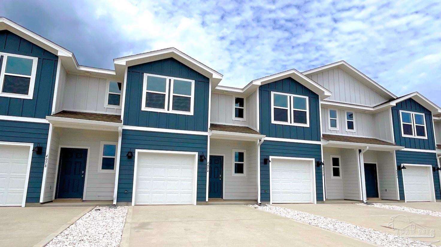 pictures are of similar