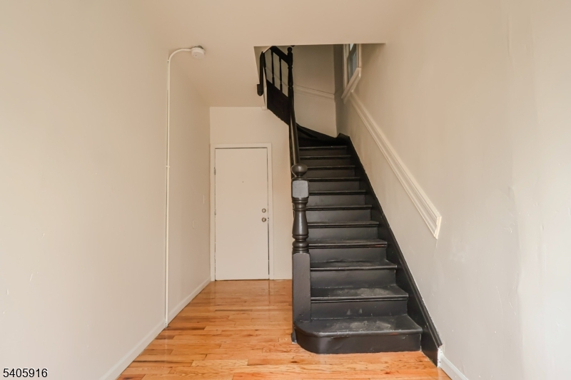 101 Hedden Terrace Newark, NJ 07108 - Photo 15 of 34 a view of entryway
