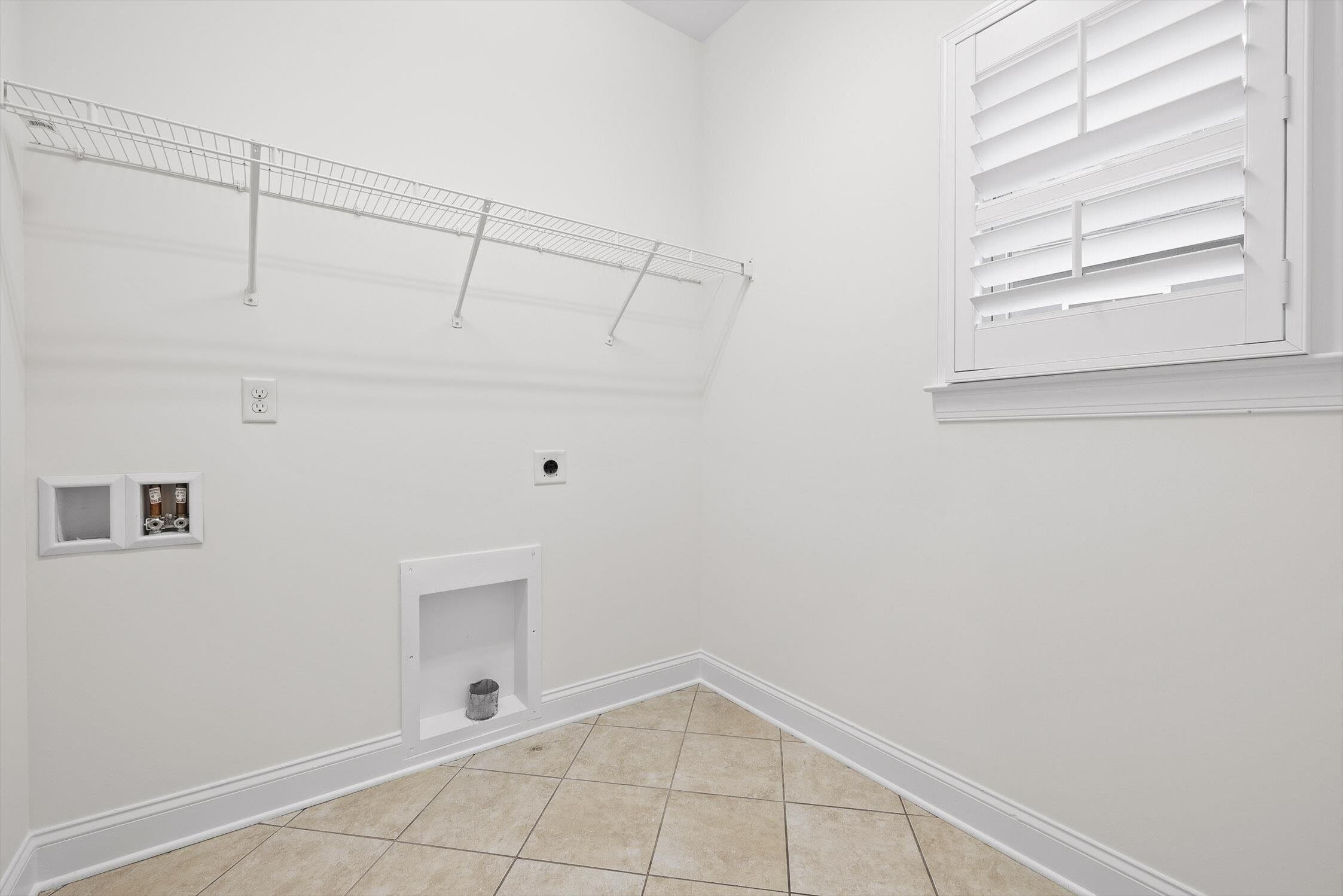 9537 Rookwood Circle Ooltewah, TN 37363 - Photo 26 of 74 Laundry Room
